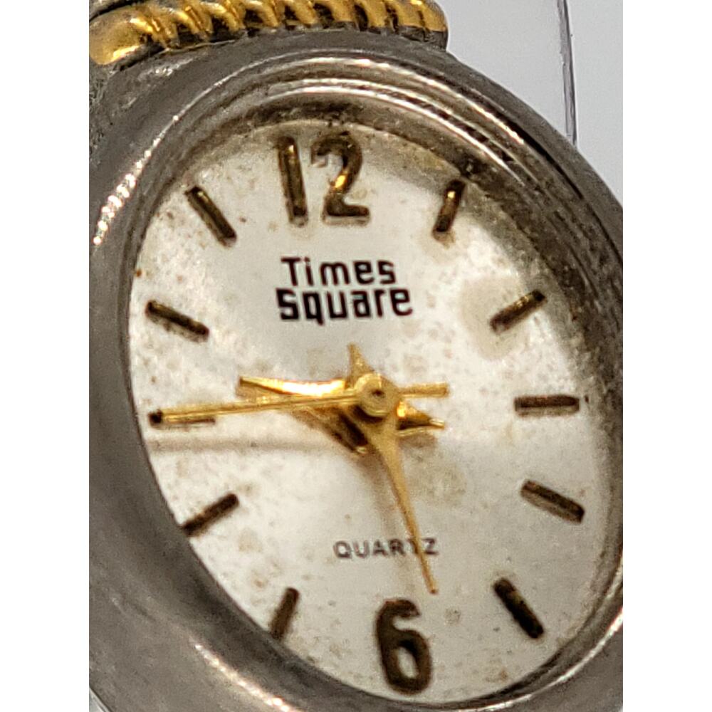 Title: Vintage Times Square Quartz Watch with Silver-Tone Case and Gold Rope